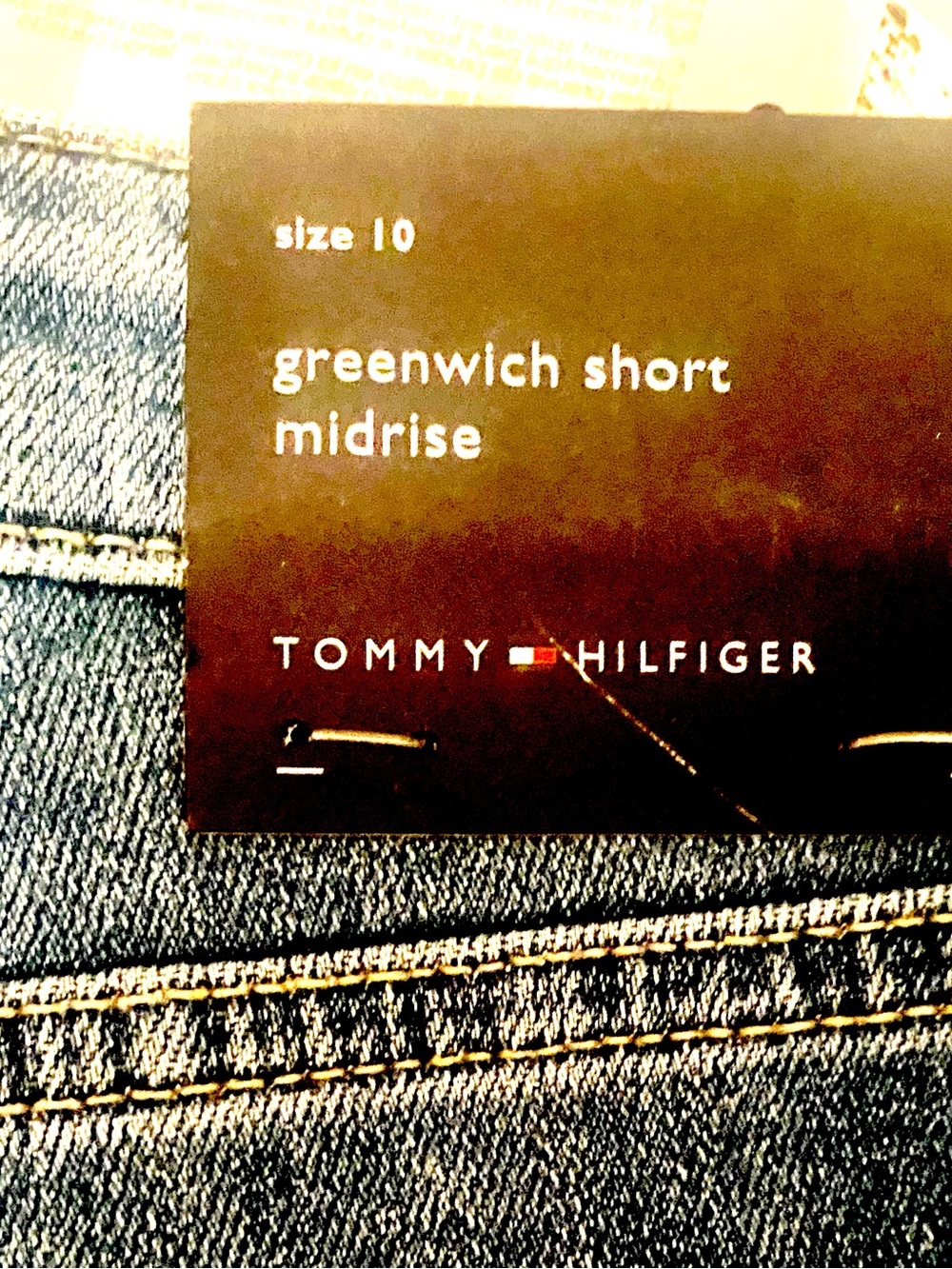Tommy Hillfiger Greenwich Raw Hem Stretch Denim Mid Rise Shorts 10 NWT - Picture 4 of 5